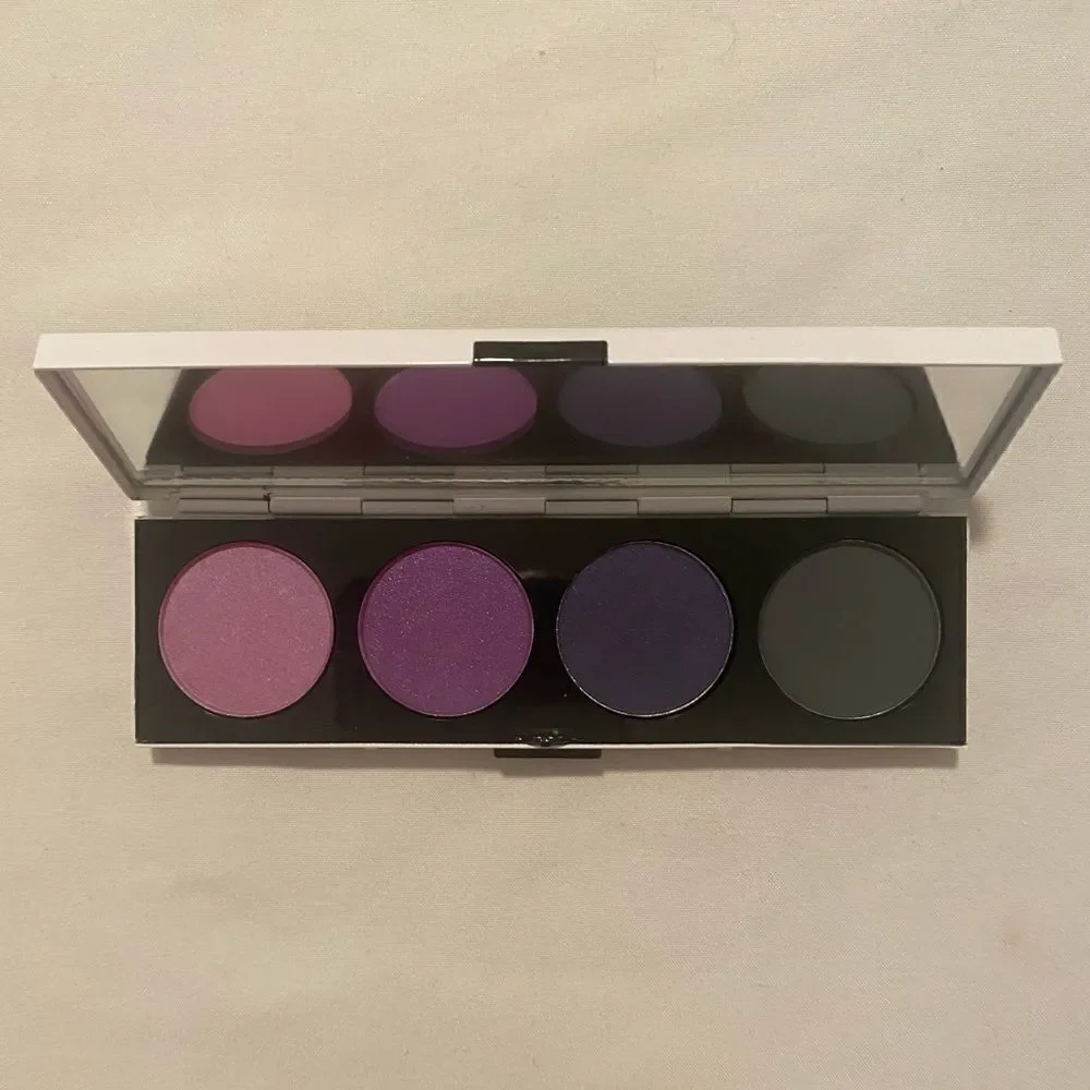 NIB MAC Archie’s Girls Eyeshadow Palette in “Spoiled Rich”
